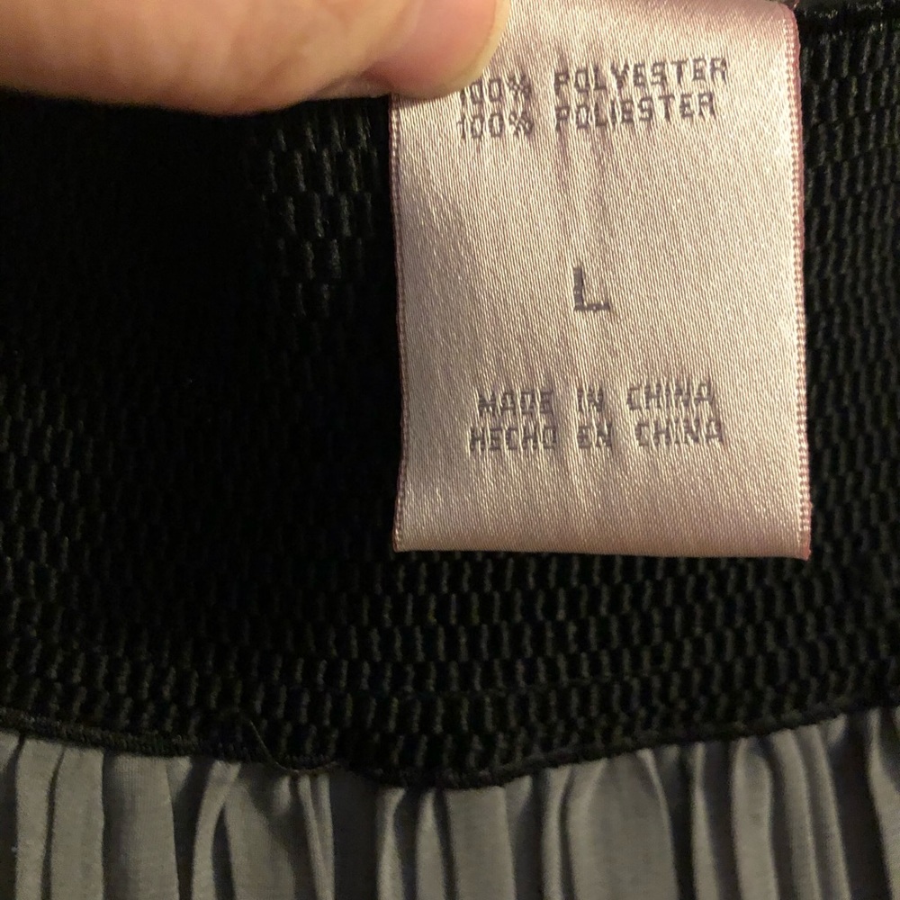 Pleated metrowear skirt - Picture 5 of 5